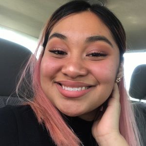 Meet your Posher, Evelyn